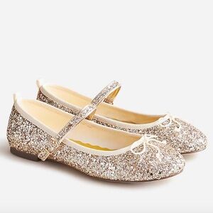 Crew cuts ballet flats